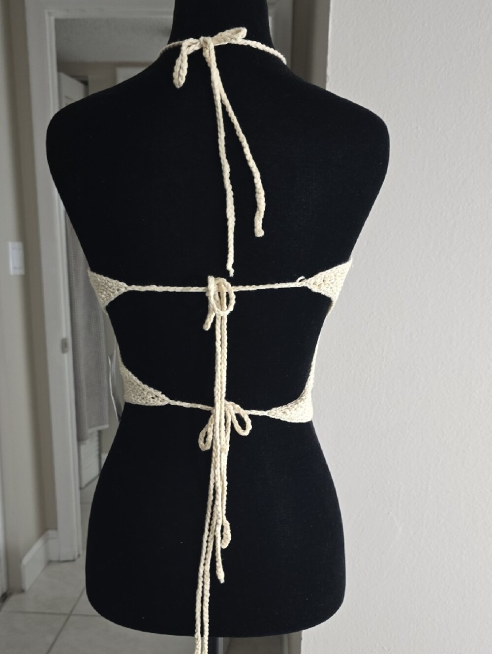 Forever 21 Black and Cream Crochet Star Halter Crop - Picture 2 of 2